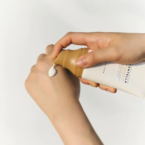SKIN1004 Madagascar Centella Air-Fit Suncream Light SPF30 PA++++ - Lehký SPF krém