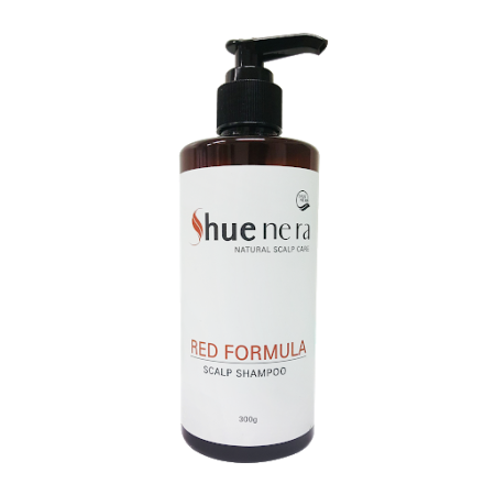 SHUE NE RA Red Formula Shampoo - Bylinný šampon vhodný pro mastné vlasy a podrážděnou pokožku
