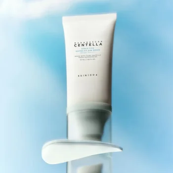 SKIN1004 Madagascar Centella Hyalu-Cica Water-Fit Sun Serum SPF 50+ Pa++++ - Hydratačné krémové sérum s UV faktorom