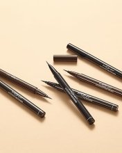 MACQUEEN MQNY Waterproof Pen Eyeliner - Vodeodolná očná linka