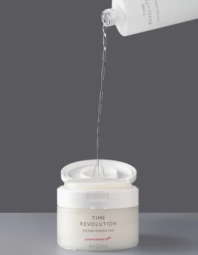 TIME REVOLUTION The First Essence Cream The First Essence Pad - Pleťové tampónky s rozjasňujícím účinkem