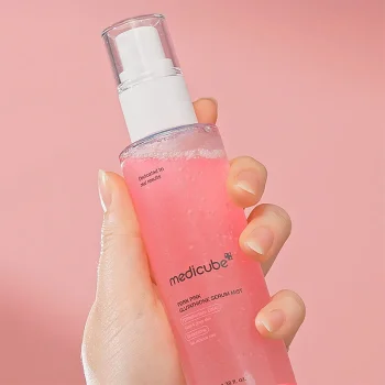 MEDICUBE PDRN Pink Glutathione Serum Mist - Rozjasňujúca pleťová hmla s PDRN a glutathionom