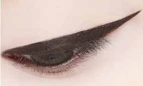 MACQUEEN MQNY Waterproof Pen Eyeliner - Vodeodolná očná linka - Odtieň: Brown Black