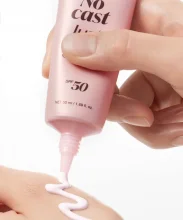 MEDICUBE Collagen Glow Sunscreen SPF50 PA++++ - Opaľovací krém s kolagénom