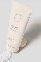 MISSHA Creamy Latte Strawberry Cleansing Foam - Čistiaca pena s extraktom z jahôd