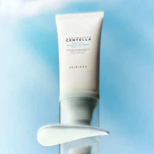 SKIN1004 Madagascar Centella Hyalu-Cica Water-Fit Sun Serum SPF 50+ Pa++++ - Hydratační krémové sérum s UV faktorem