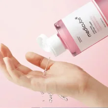 MEDICUBE PDRN Pink Cica Soothing Toner - Hydratačný a rozjasňujúci pleťový toner