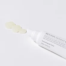 BENTON Honest Lip Balm - Balzám na rty
