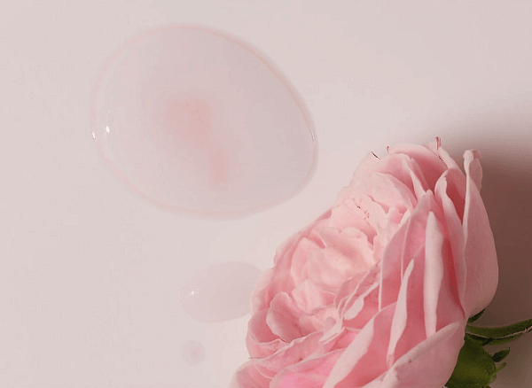 SIORIS Falling Into The Rose Mist - Vyrovnávací a zklidňující pleťová mlha - textura